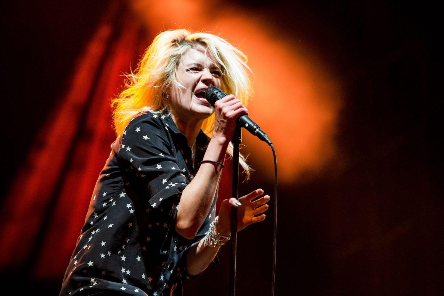 Watch The Kills play 'Impossible Tracks' on The Late Late Show