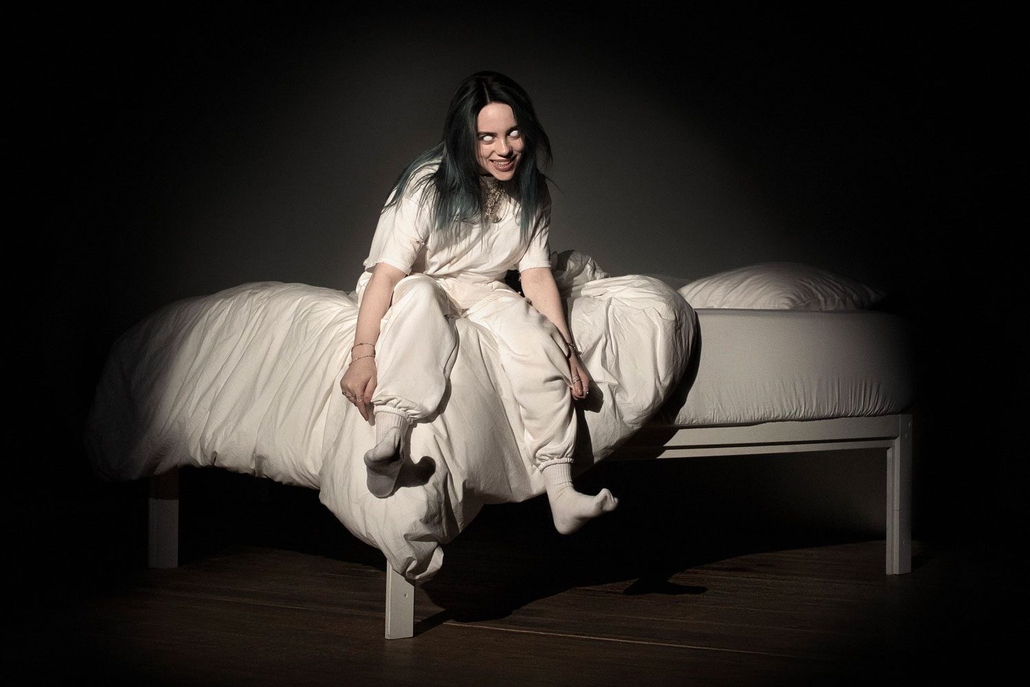 Billie EIlish has announced the details of her debut album and dropped a brand new track, 'bury a friend'