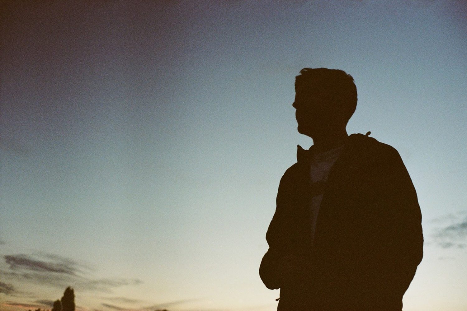 Catching Flies has shared a new video for his reflective tune, ‘The Light (ft. Trim)’