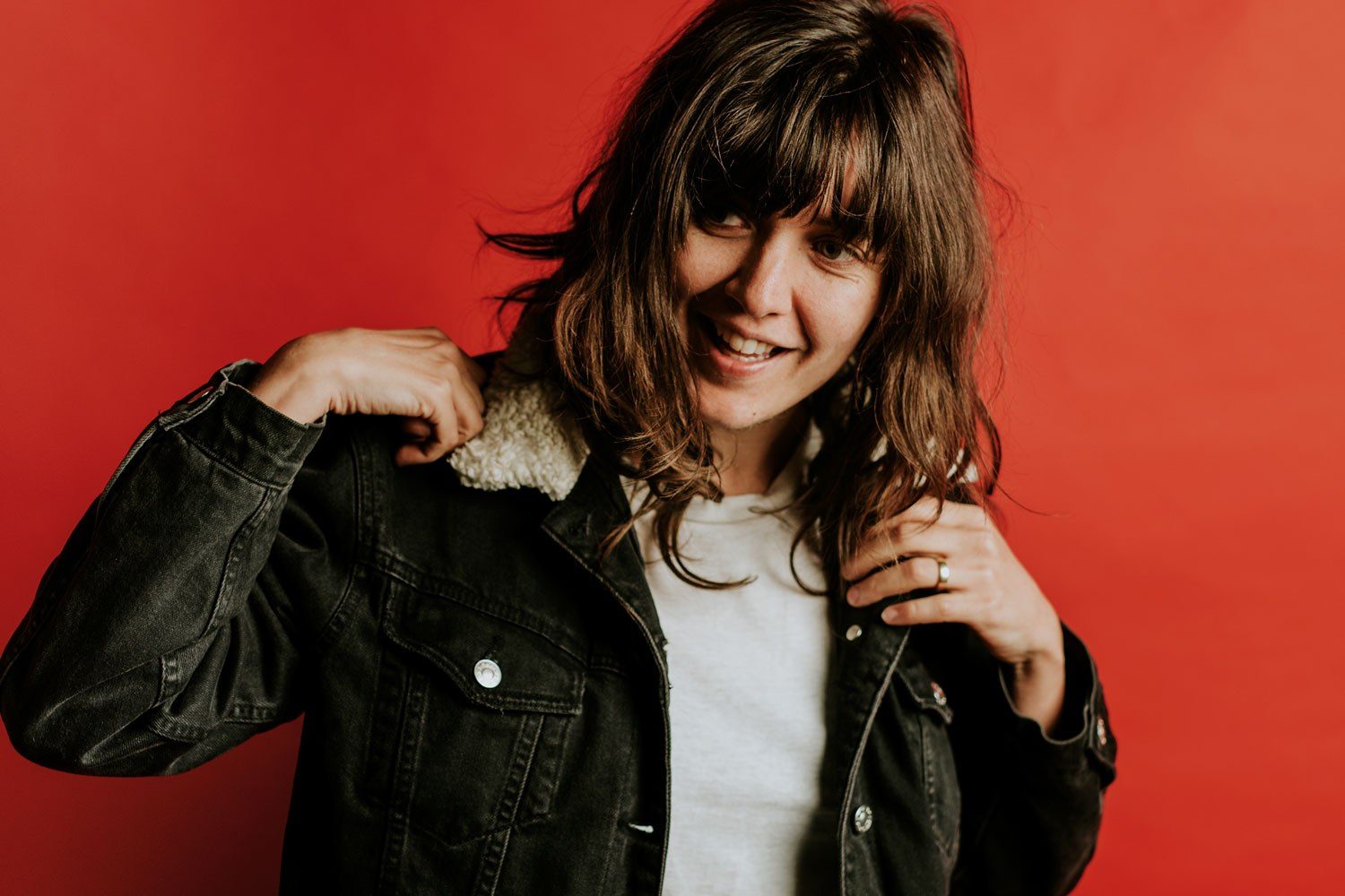 Check out Courtney Barnett's new single, 'Everybody Here Hates You'