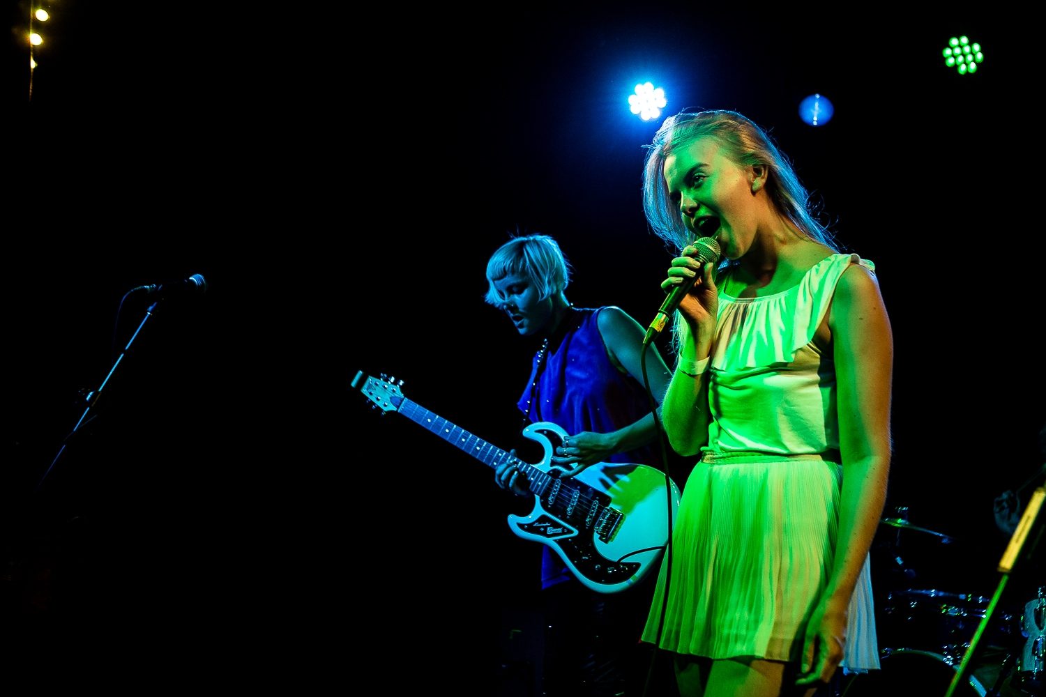 Watch Dream Wife blast away the cobwebs in session