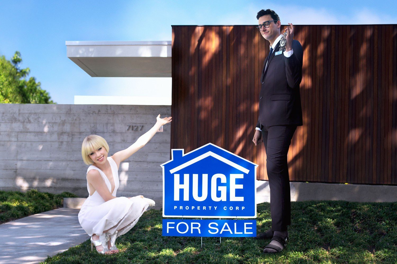 Danny L Harle and Carly Rae Jepsen are off round the houses in their new 'Super Natural' vid