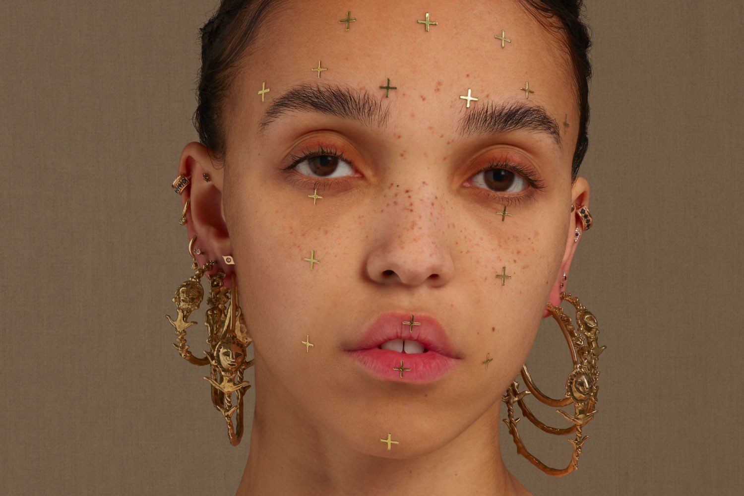 FKA Twigs is back with her brand new track, 'Cellophane'