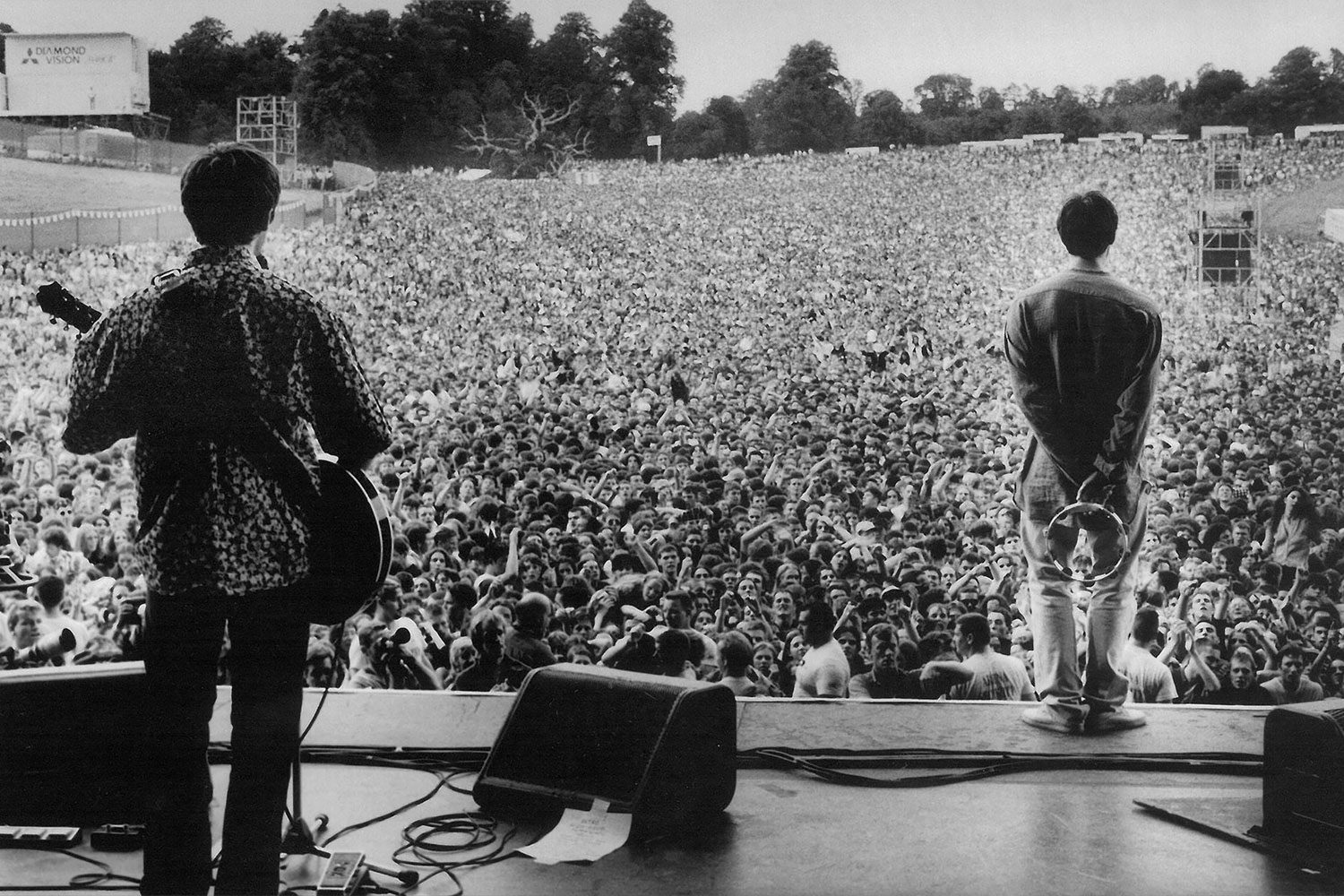 Are Oasis sounding out support bands for a 2017 reunion?