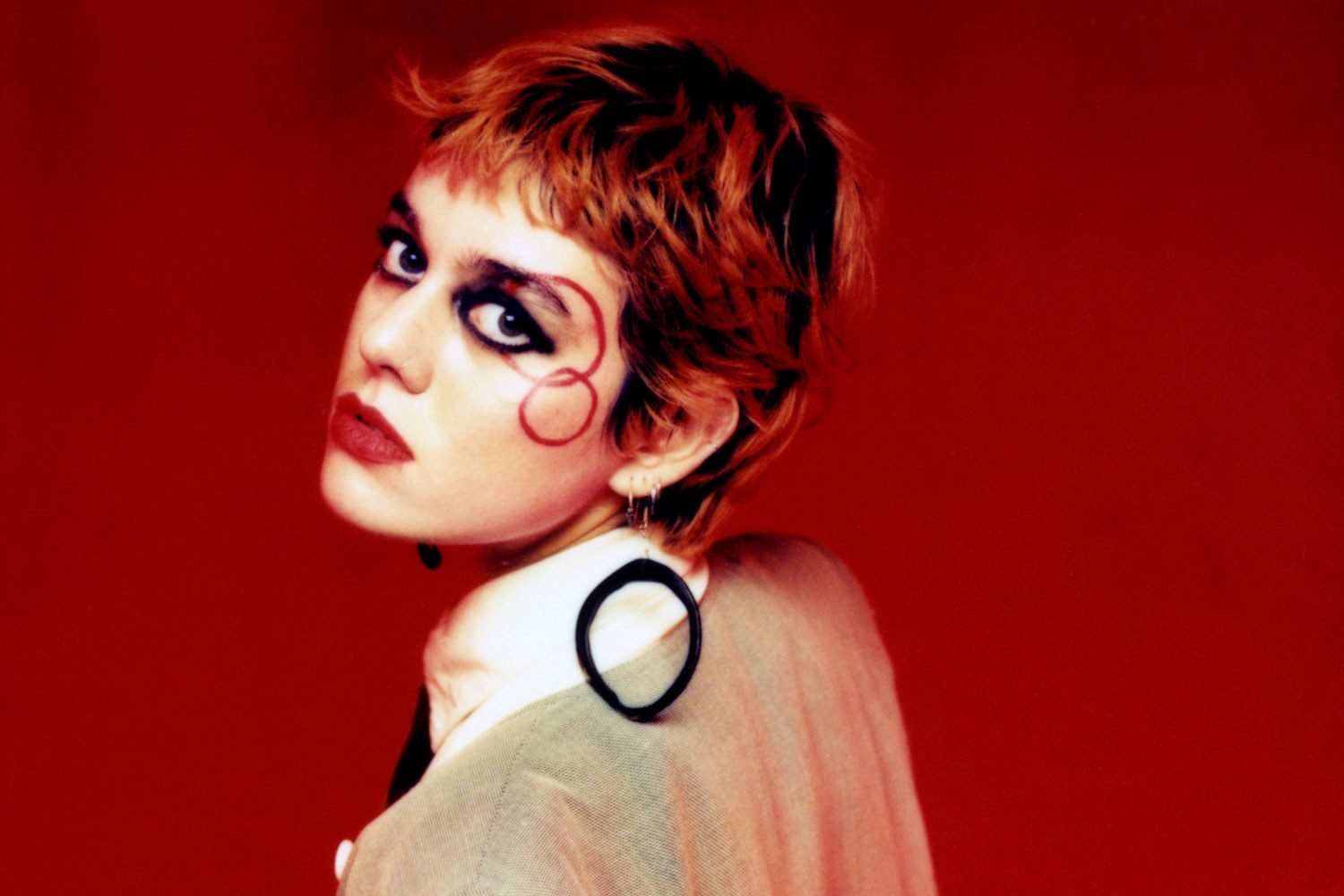 Pixx has shared a brand new single, 'Bitch'