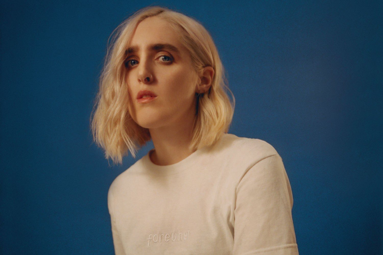 This is an emergency! Shura has returned with a brand new track 'BKLYNLDN'