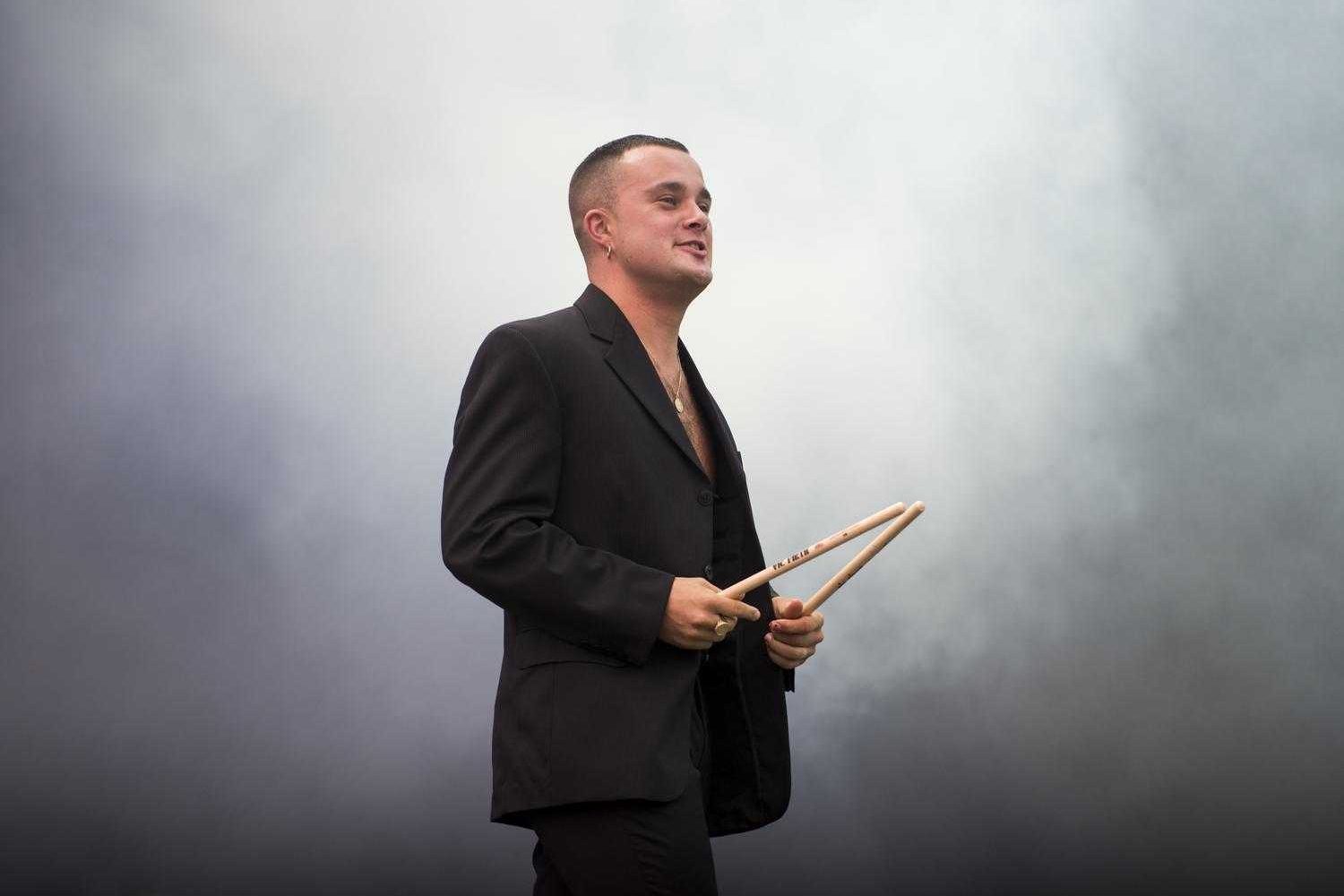 Slaves to play a string of tiny shows this September