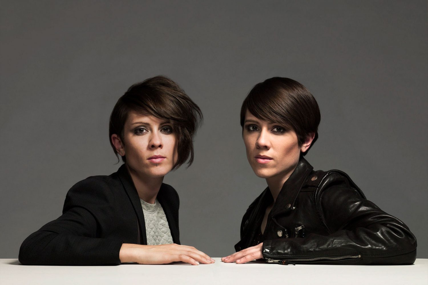 Tegan & Sara perform ‘Boyfriend’ on the Late Late Show