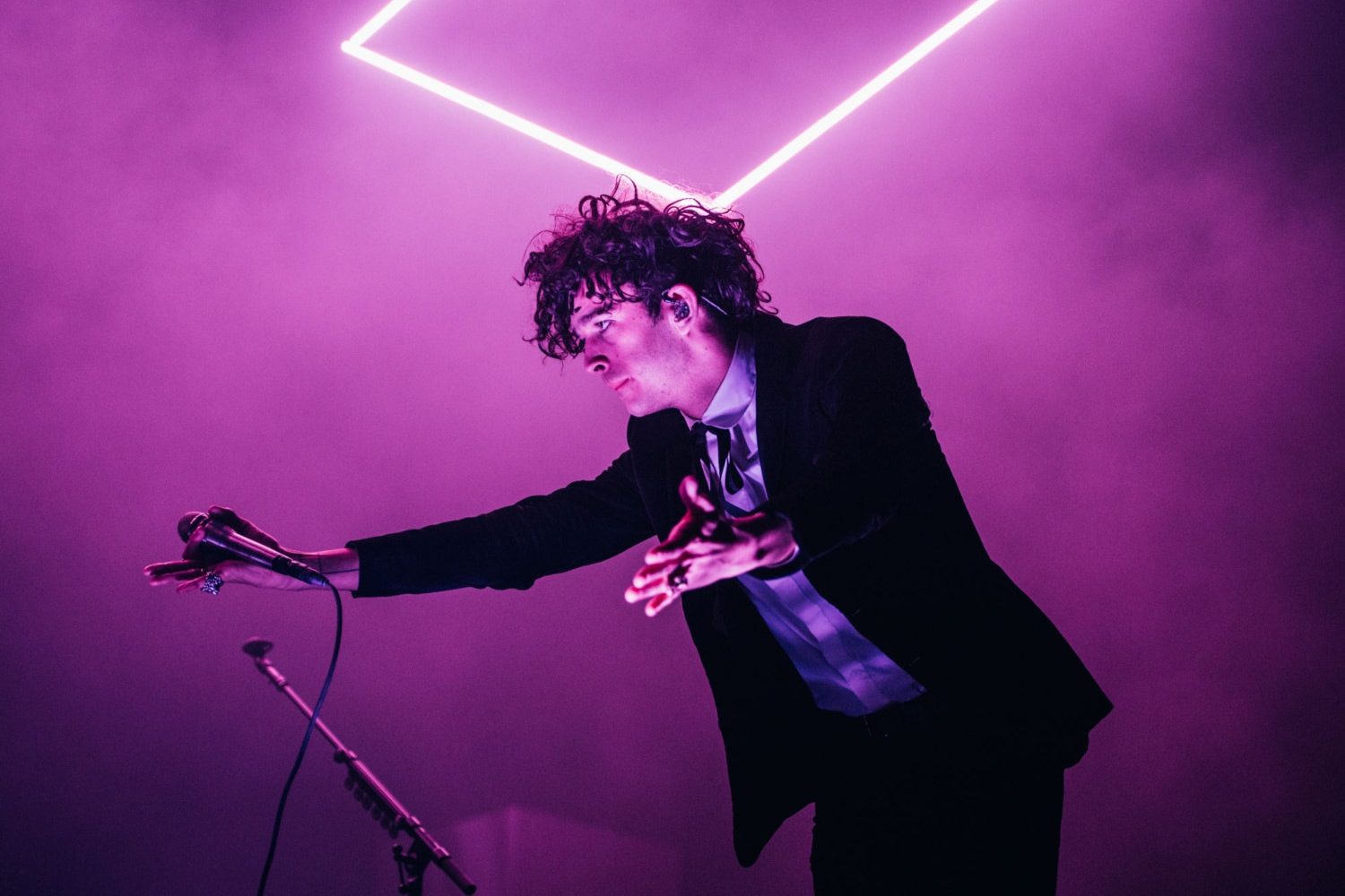 Who needs Xmas Top of the Pops? Watch the The 1975 live at the O2