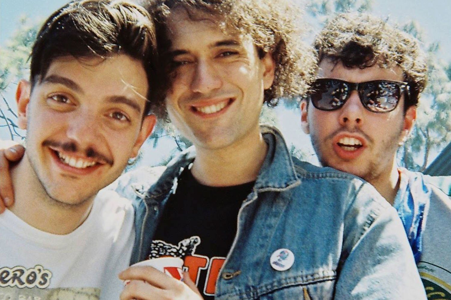 The Parrots unveil ‘No Me Gustas, Te Quiero’ video