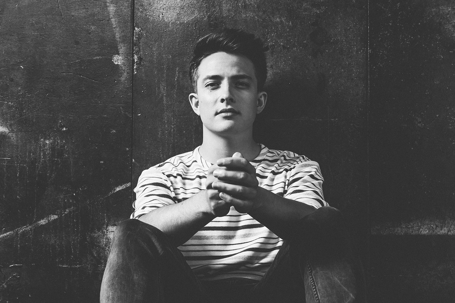 Leo Stannard premieres heartfelt new single, 'Oceans'