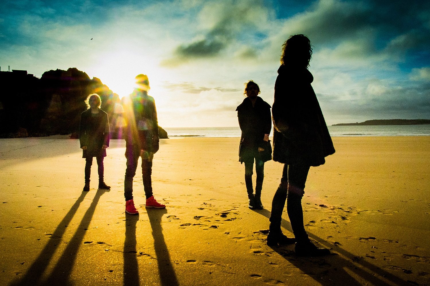 Losers prepare for war with new single