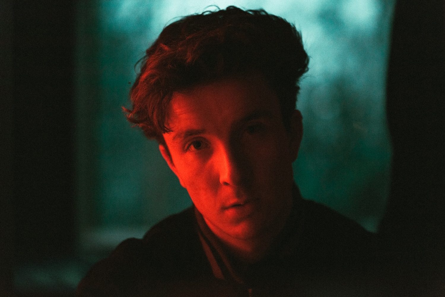 Oli Fox has released a new happy heartbreak song, 'Young'