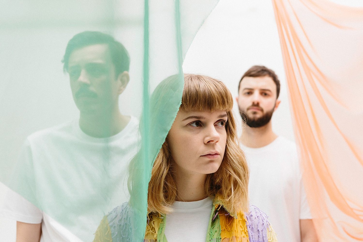 Leeds-based alt-pop trio Peakes have released a new single - check out ‘Hole In The Floor’