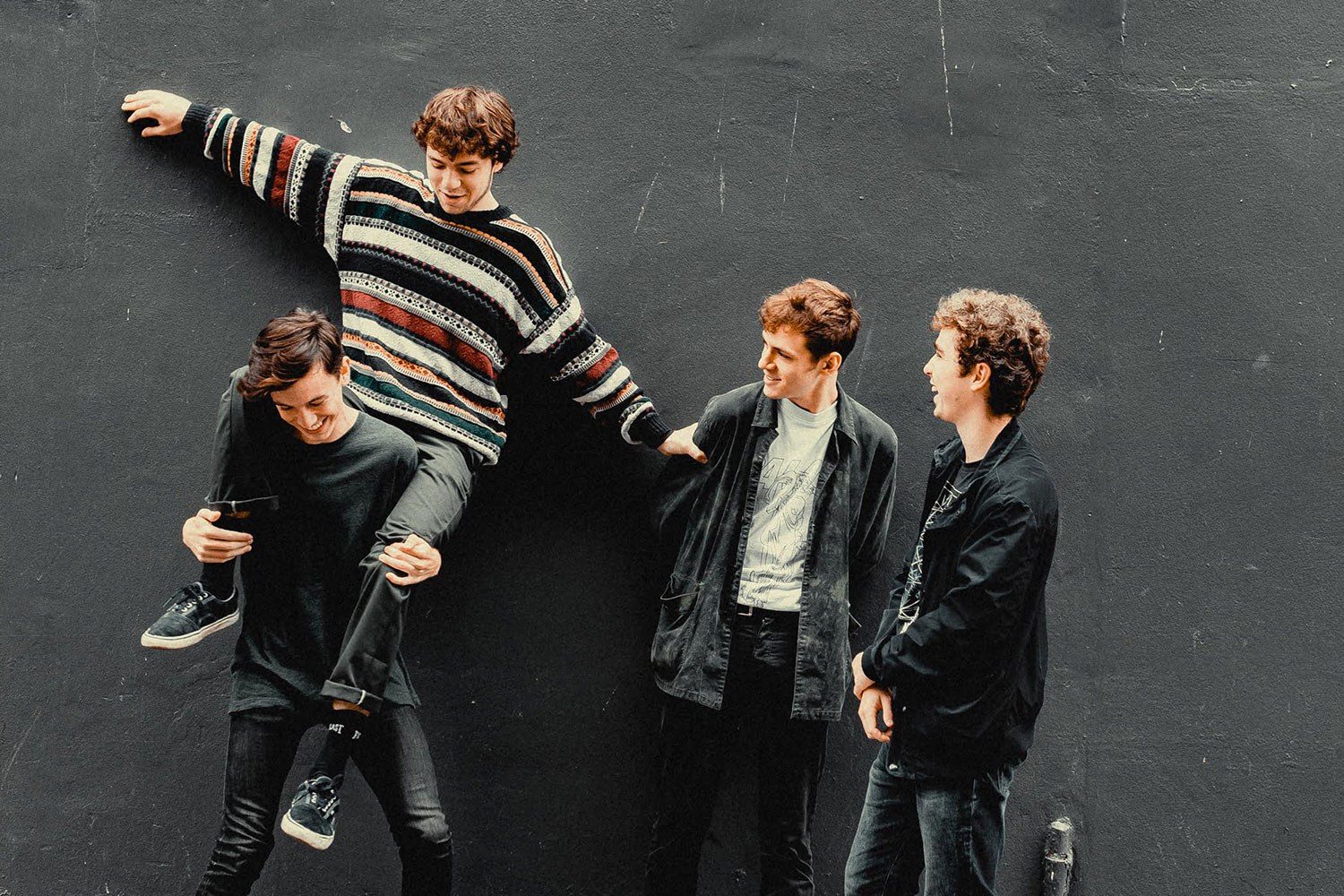 The Night Café premiere new track ‘You Change With The Seasons'