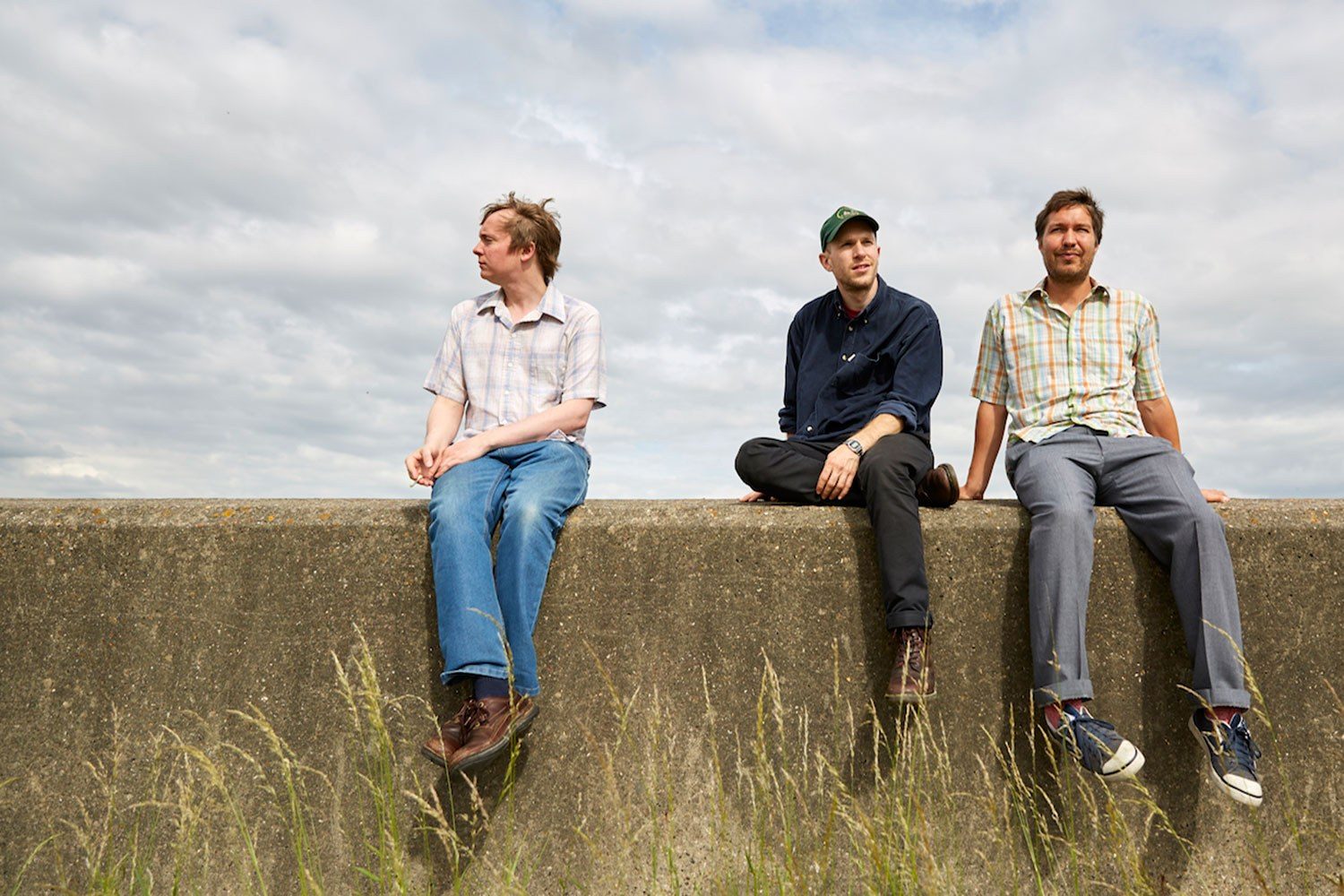 The Wave Pictures premiere kaleidoscopic new video for ‘Now I Want To Hoover My Brain Clean’