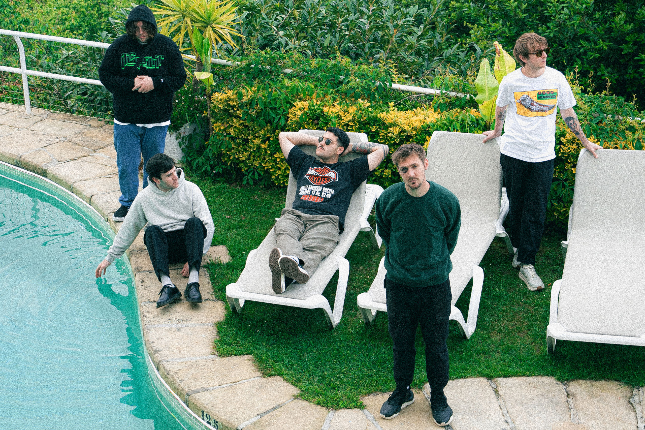 Militarie Gun have unveiled a new single, 'Thought You Were Waving'