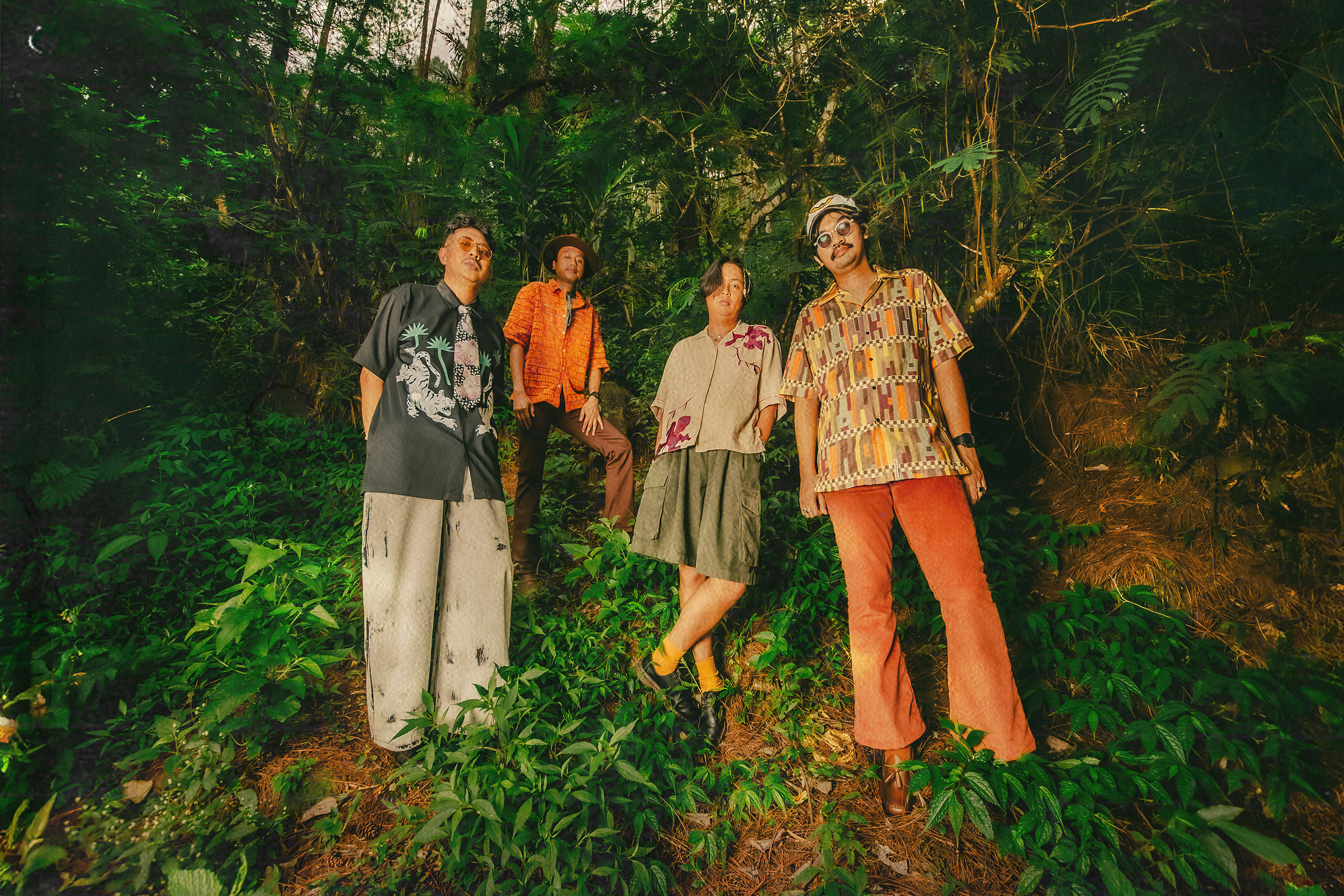 The Panturas are teasing their upcoming new EP 'Galura Tropikalia' with a video for 'Jimat'