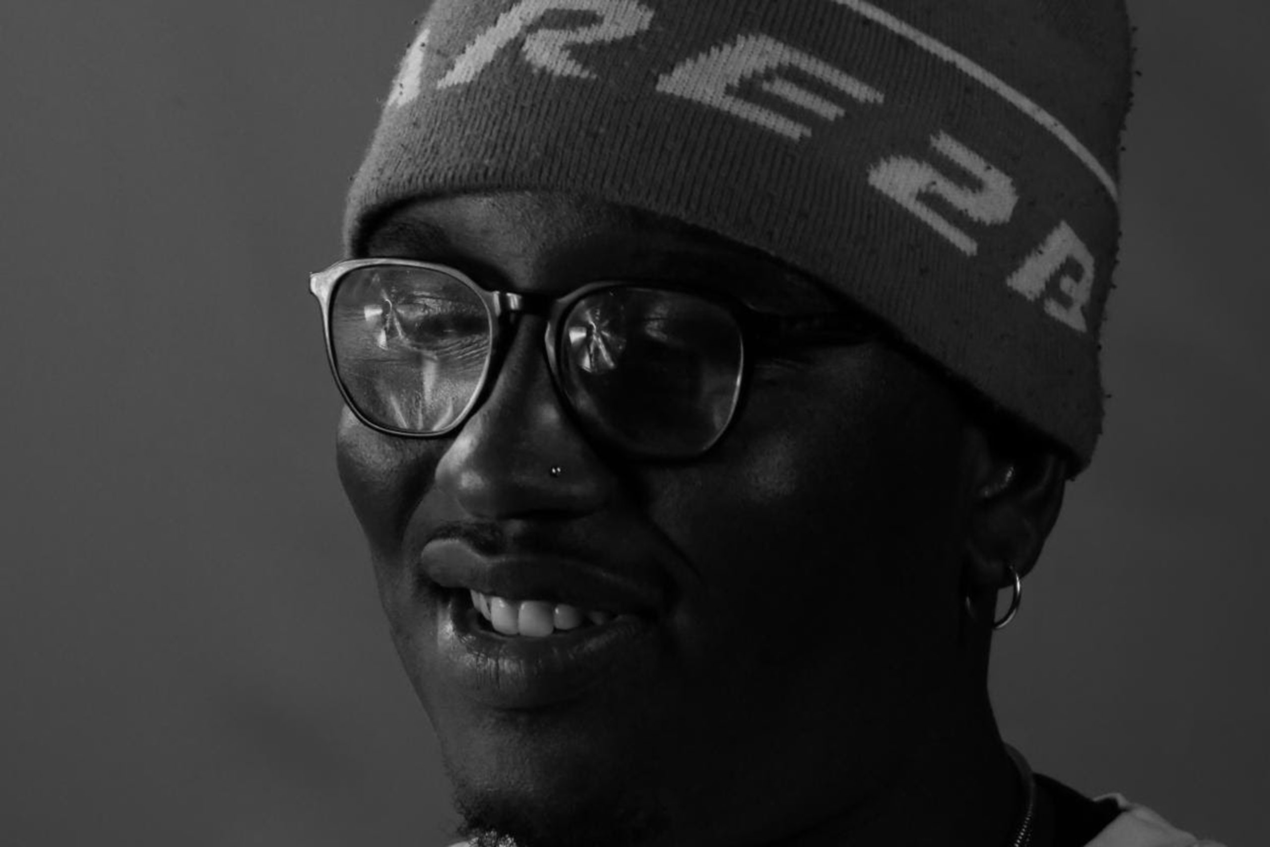 SIPHO. has released his celebratory new single 'STAIN (Golden Tears)'