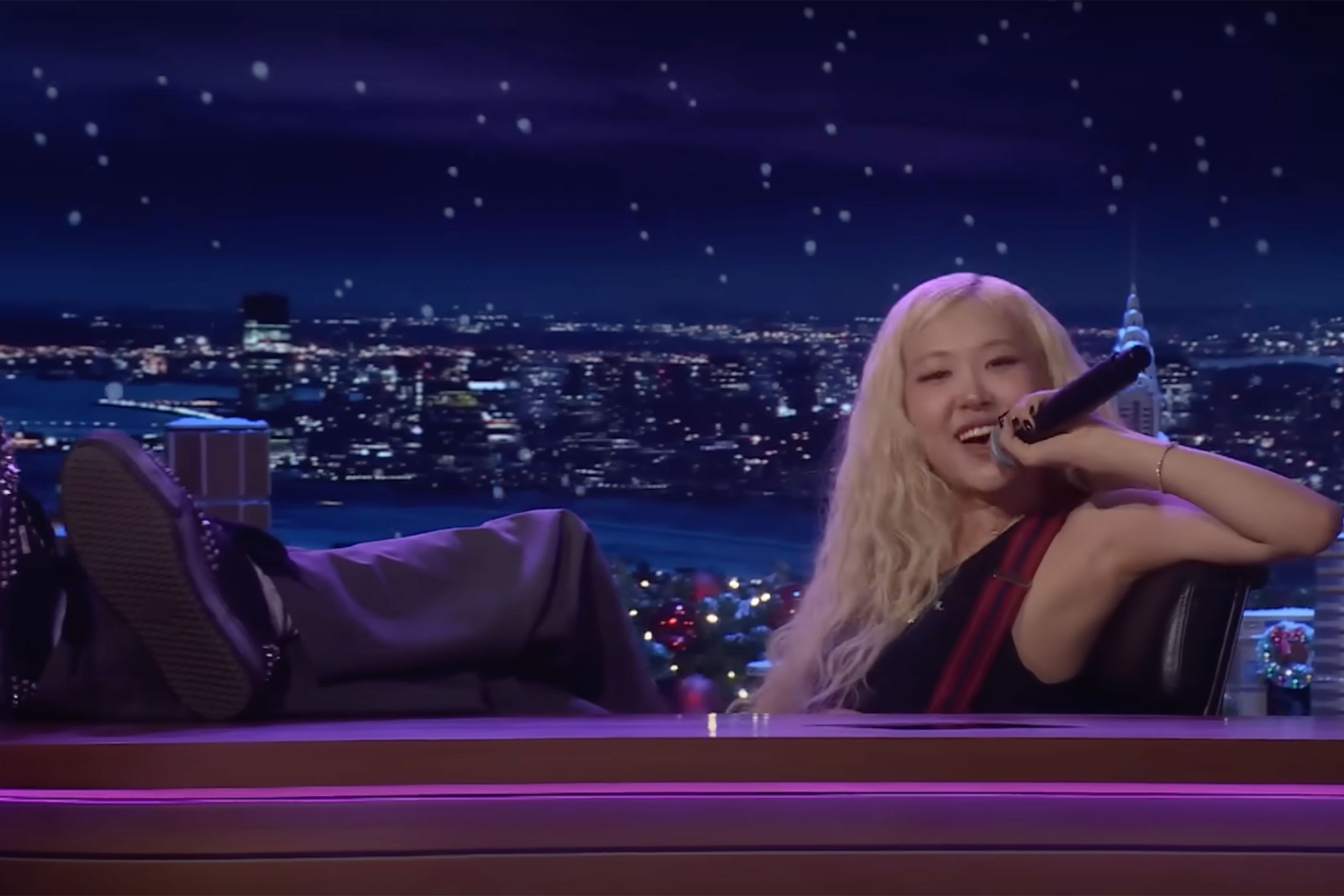Watch BLACKPINK's ROSÉ perform 'APT.' and 'toxic till the end' on Fallon