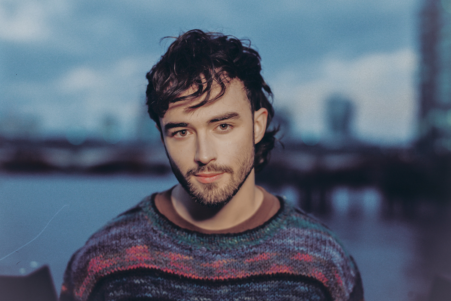 Alfie Templeman fends off burn out and embraces big, weird pop with his 10/10 new single, 'Eyes Wide Shut'