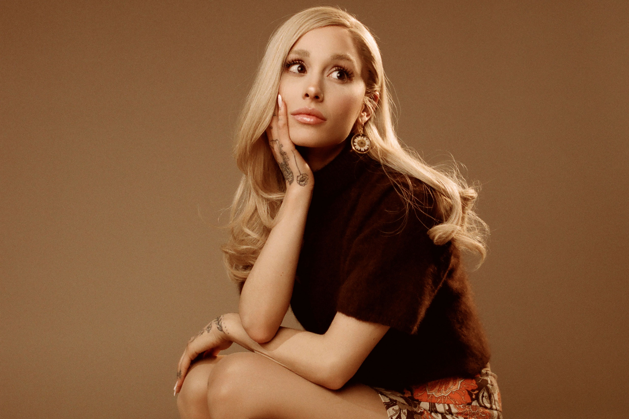 Watch Ariana Grande perform two tracks from 'Eternal Sunshine' on SNL