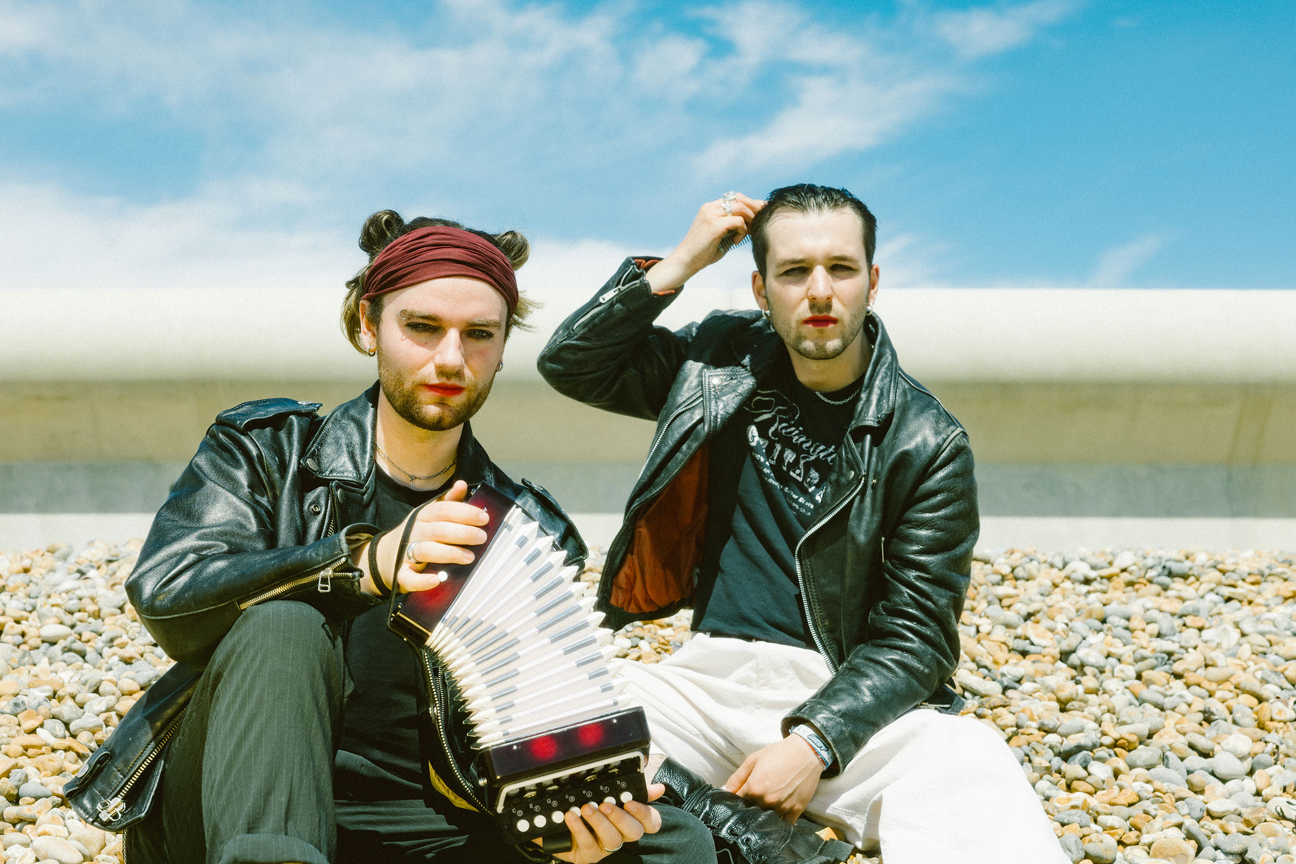 Hex Girlfriend ponder death, time and nostalgia with their new single, 'Graveyard on a Beach'