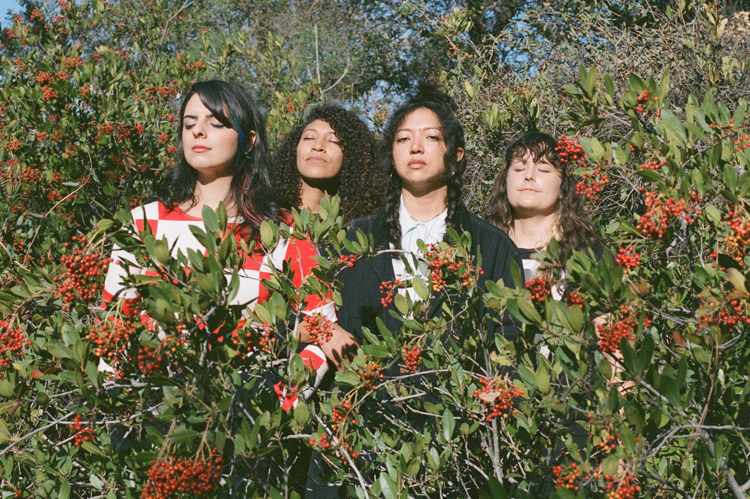 La Luz have shared their new single 'I'll Go With You