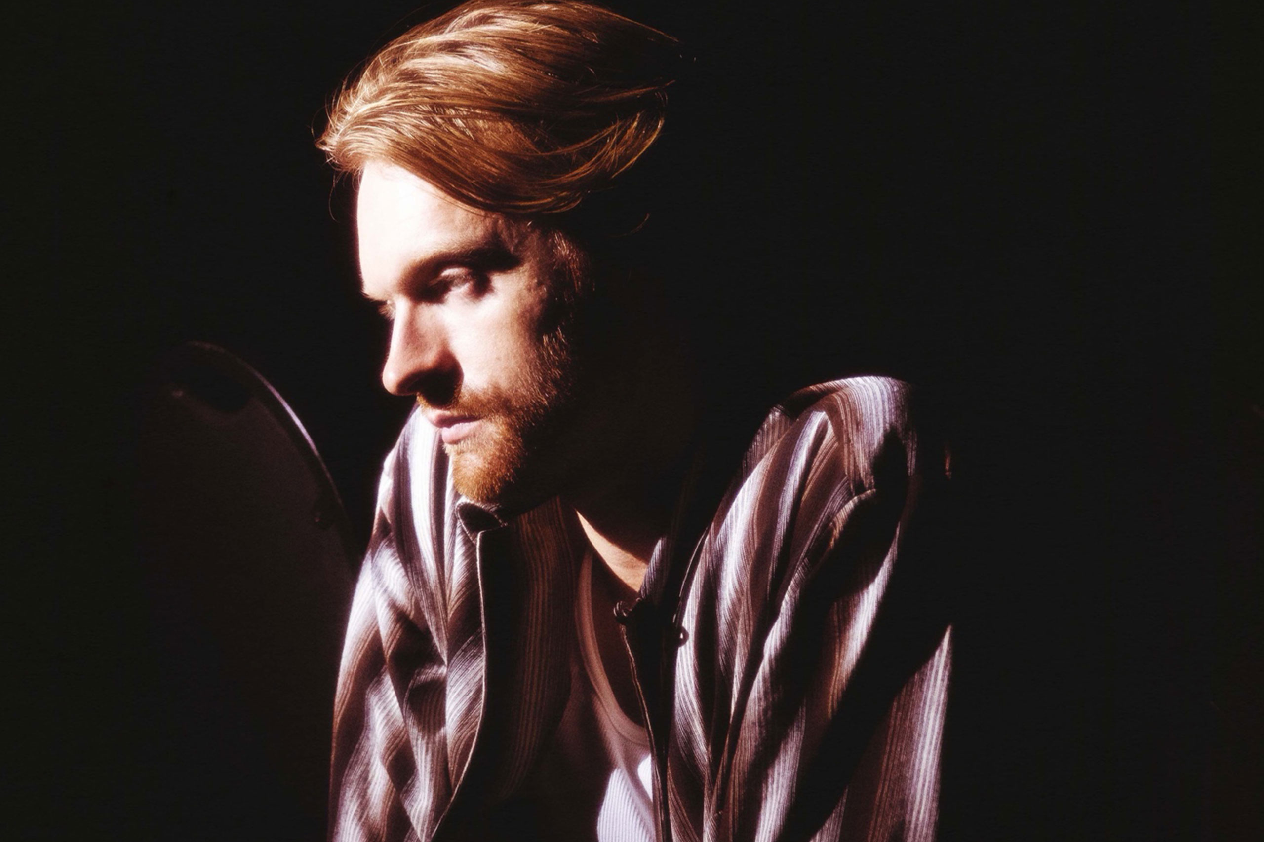 FINNEAS pays homage to 2001: A Space Odyssey with his new video for '2001', featuring Kate Hudson