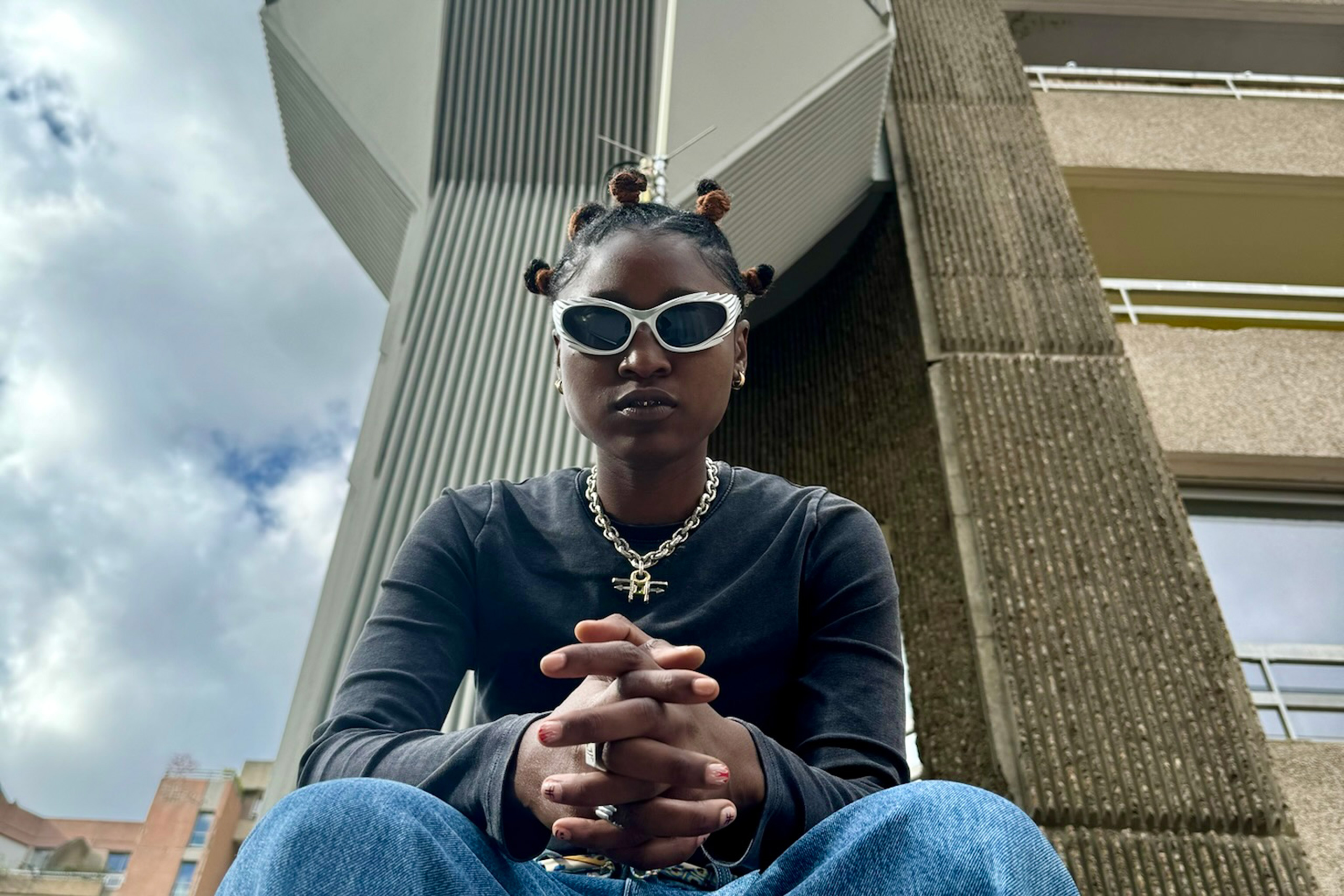 FLOHIO is back and teasing her second album with a new Karma Kid-produced single, 'Make It Bang'