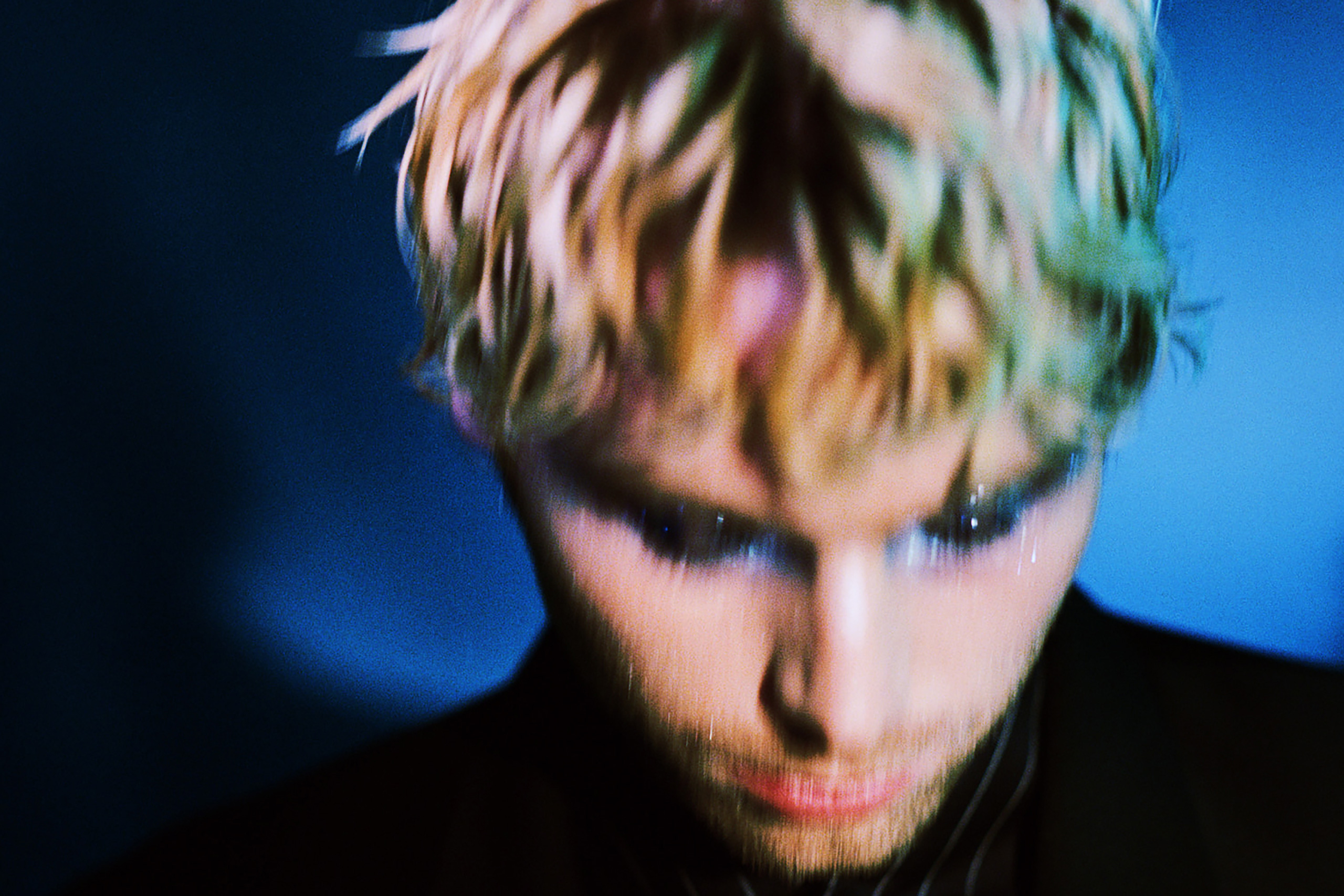 Luke Hemmings has shared a new EP teaser single, 'Close My Eyes'