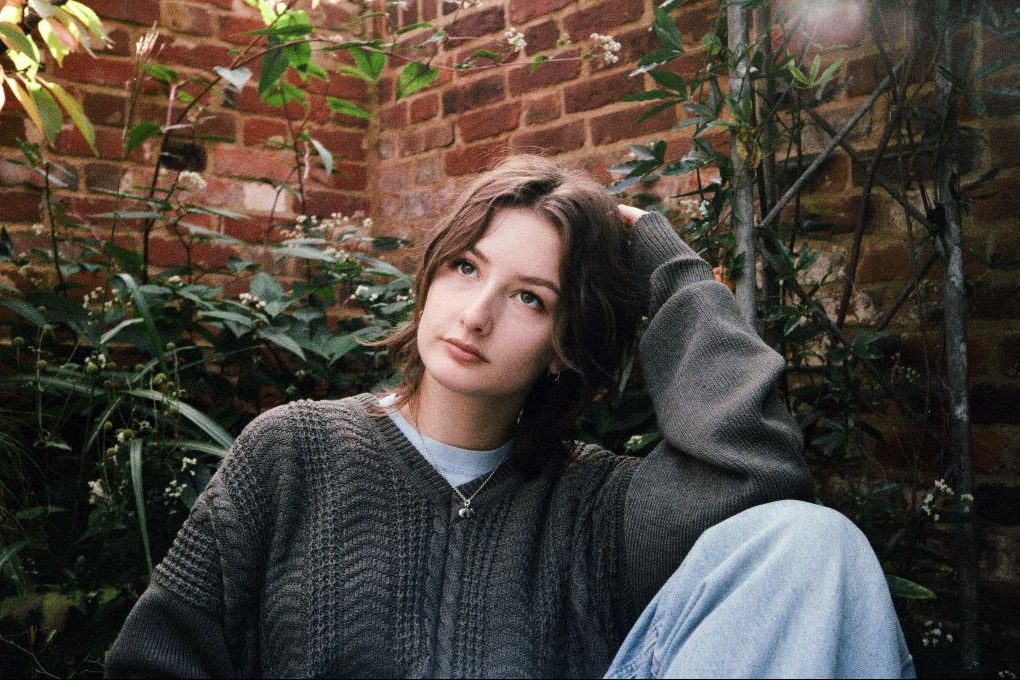 gglum has released a new debut album teaser, 'Eating Rust'