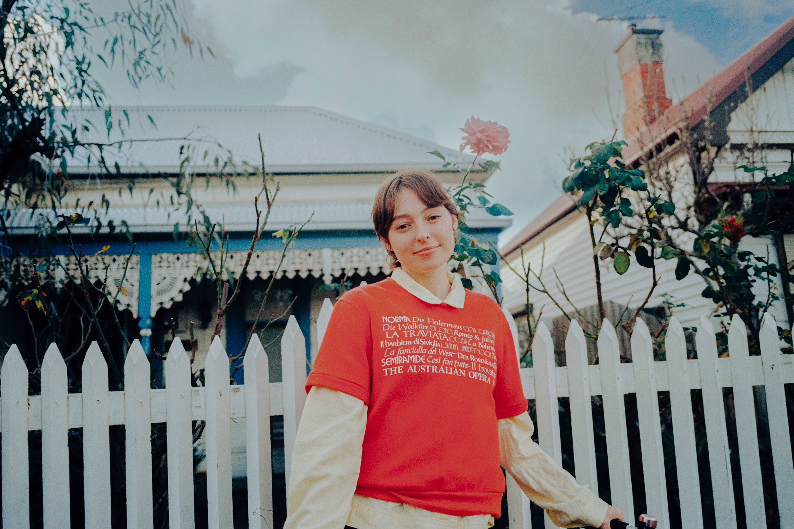 Stella Donnelly is back with double A-side single 'Baths' and 'Standing Ovation'