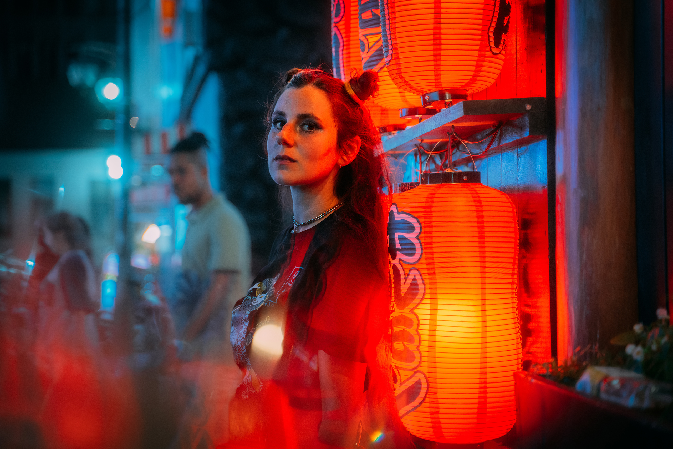 AViVA has released new single 'Sinister' ahead of her Reading & Leeds performances