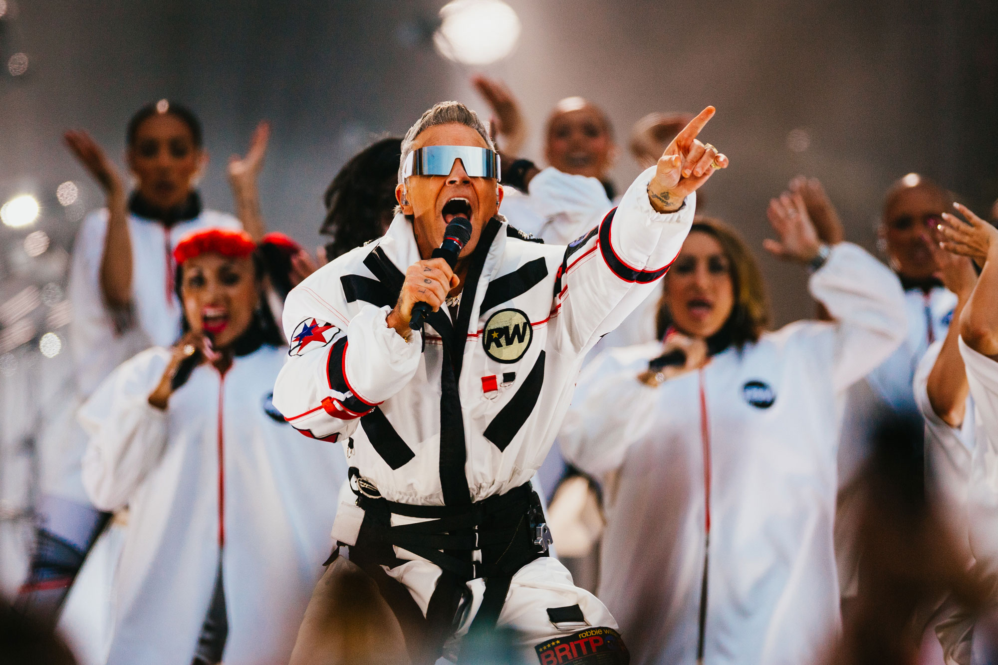 Robbie Williams has confirmed a tiny one-off London show at Dingwalls