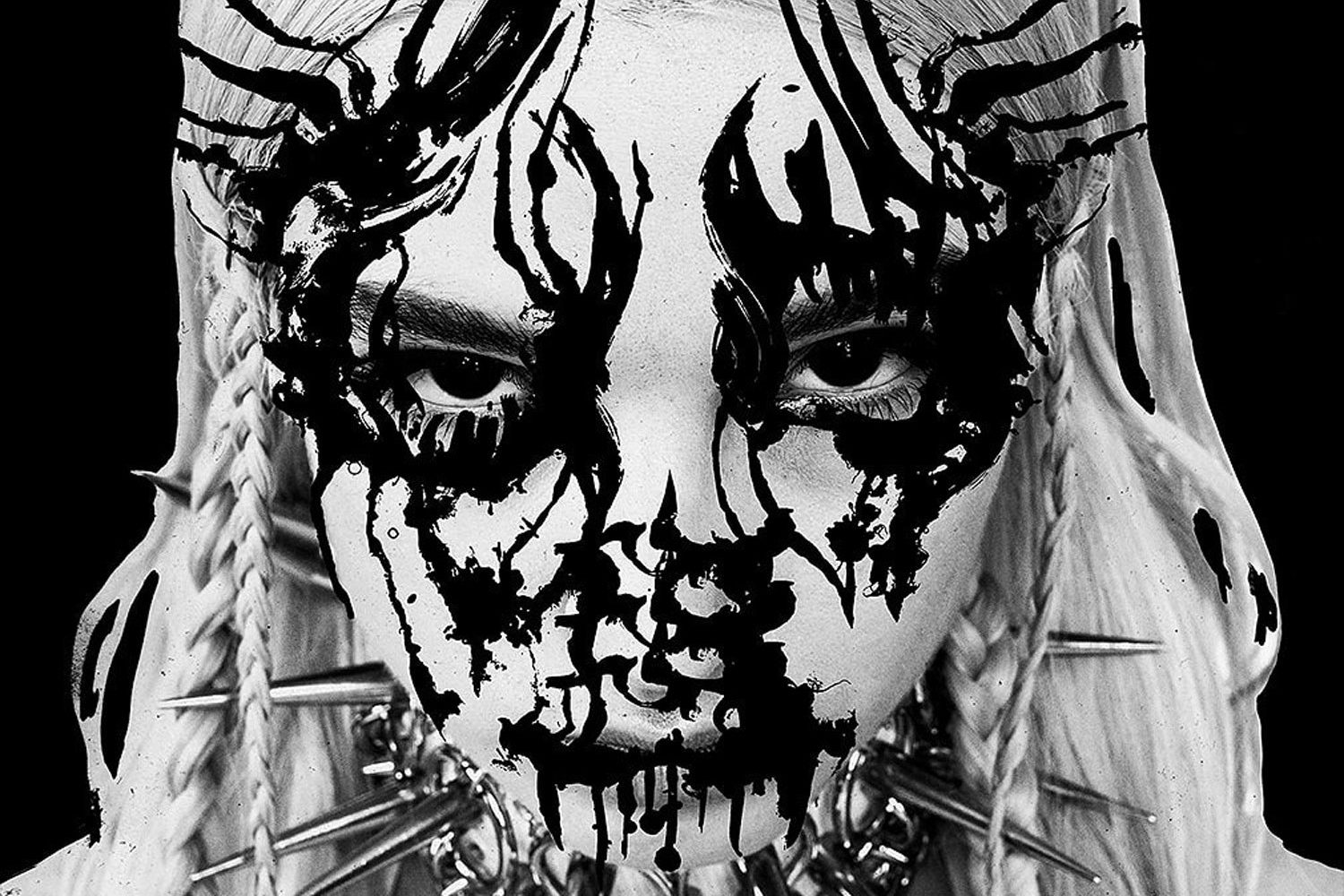 Poppy is previewing her upcoming deluxe album with new tune 'Khaos x4'