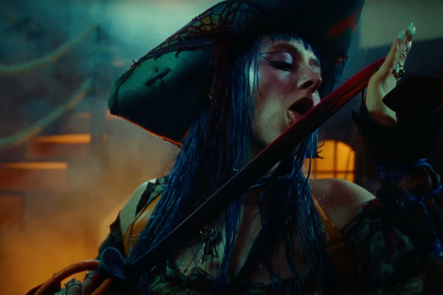 Ooh-arr, Ashnikko has released a new video for 'Deal With It (Feat. Kelis)'