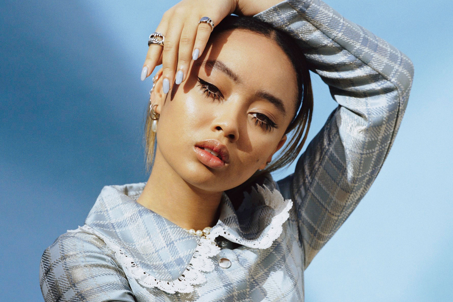 Griff is having a dance with her shadow in the new video for 'One Night'