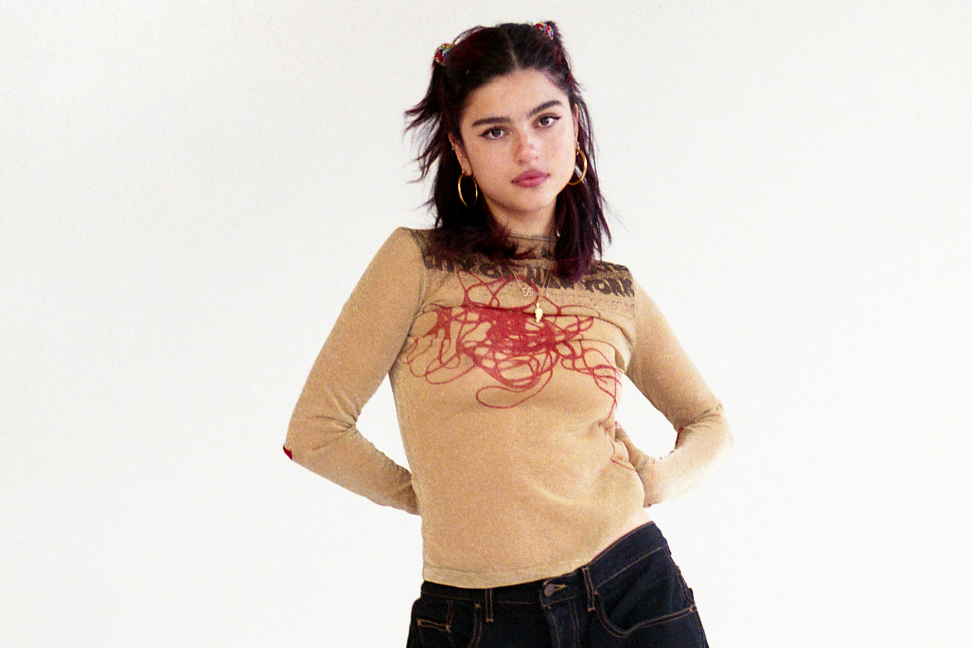 renforshort has debuted a brand new single, 'virtual reality'