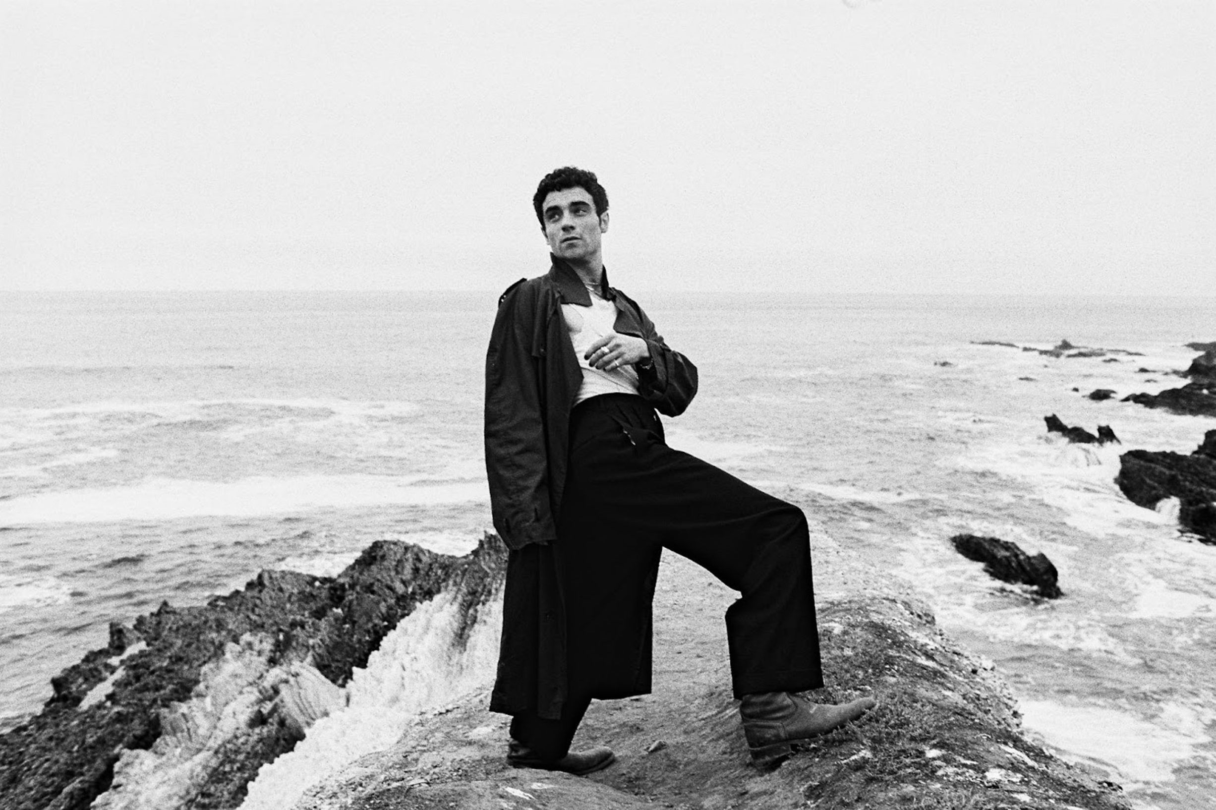 Del Water Gap has confirmed his third album 'Chasing The Chimera' with new single 'Marigolds'