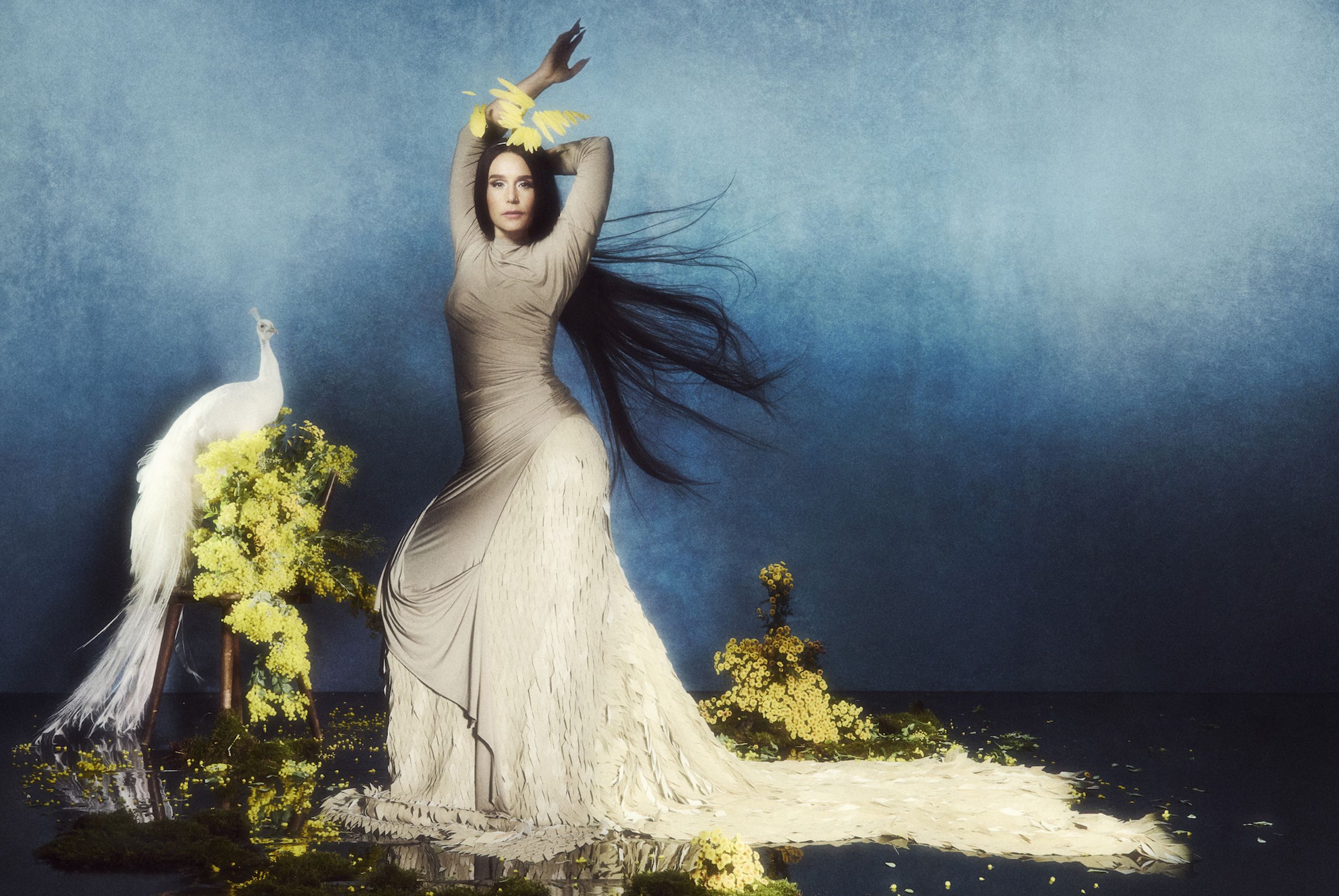 Jessie Ware has dropped the ‘Ride’ video and saddled up with James Norton