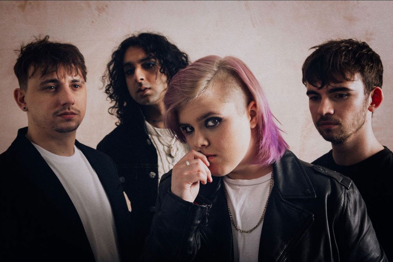 Bloxx have dropped a brand new single, 'Everything I've Ever Learned'