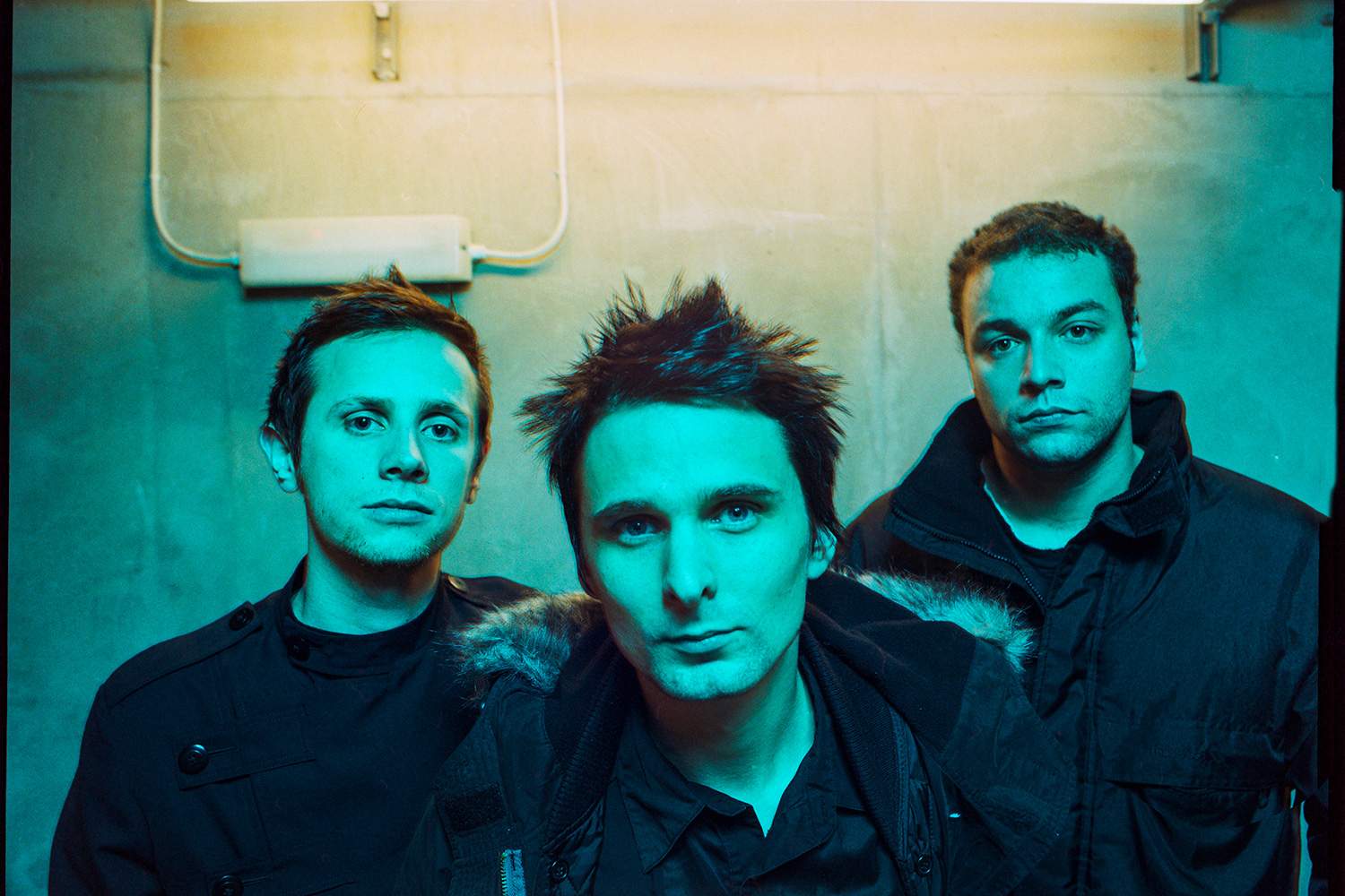 Muse have dropped their new single 'Unravelling' ahead of this summer's festival shows